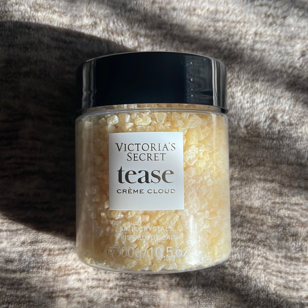New VS Bath Crystals Tease Crème Cloud